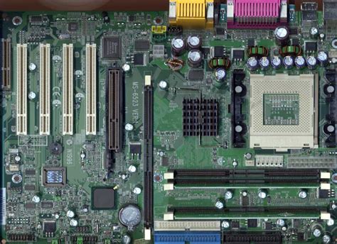 4 Motherboards .
